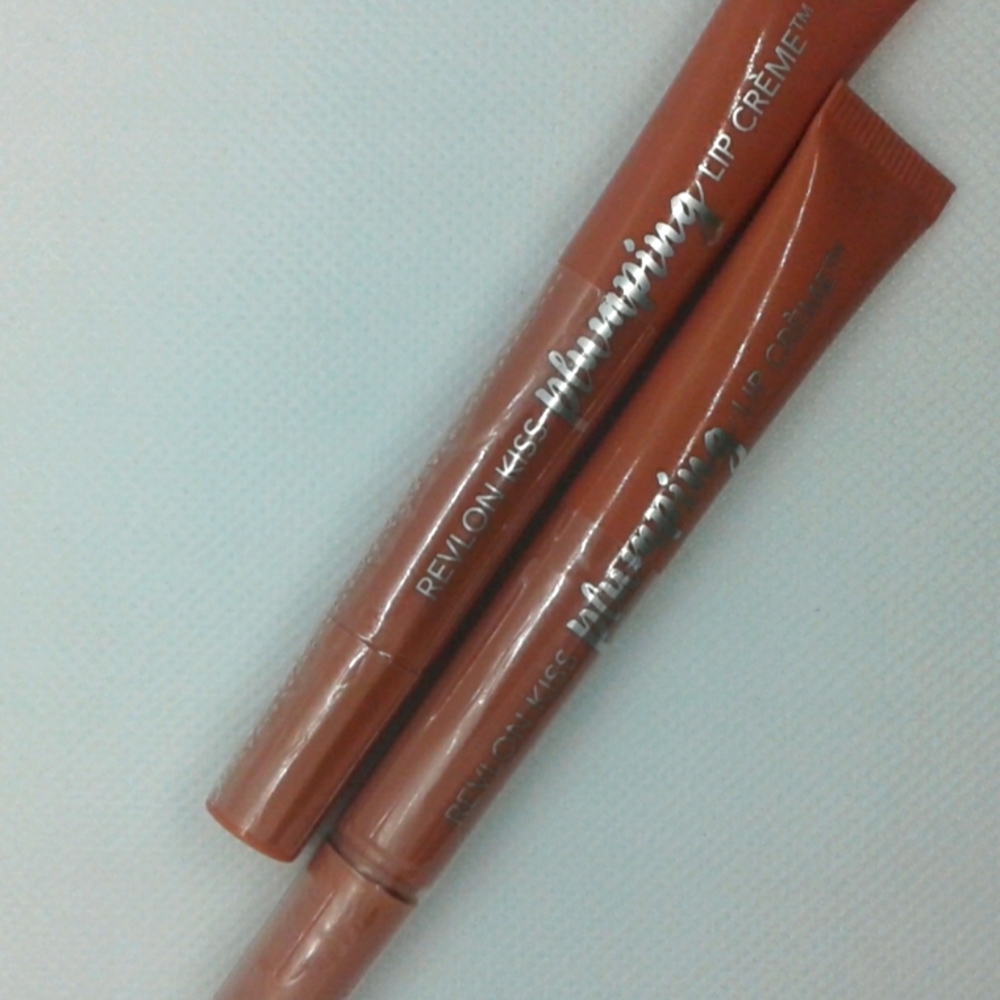 Revlon Kiss Plumping Lip Crème NEW